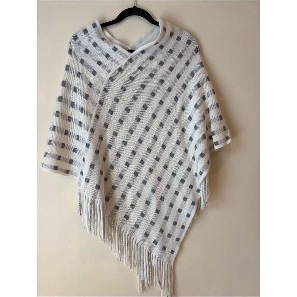 Cozy White & Gray Check Fringe Poncho